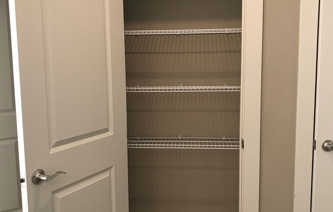1 bed, 1 bath, 798 sqft, $905, Unit 301