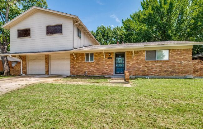 1216 DESIREE LN