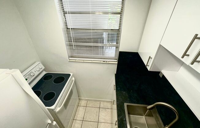 1 bed, 1 bath, $1,600, Unit 111