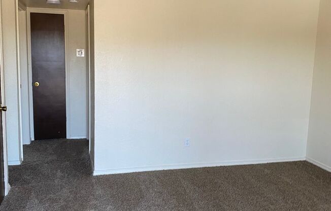 2 beds, 1 bath, $899, Unit C