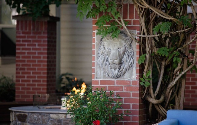entrance with lion head at Lionsgate South, Hillsboro, Oregon