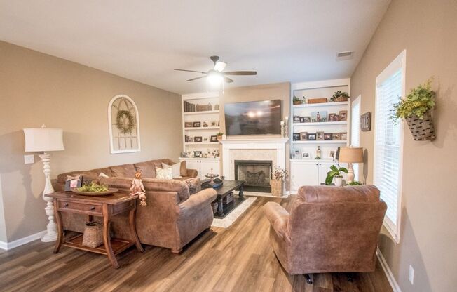 4 beds, 2 baths, $2,800