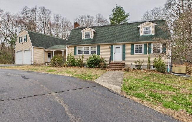 215 STONEY LEA RD