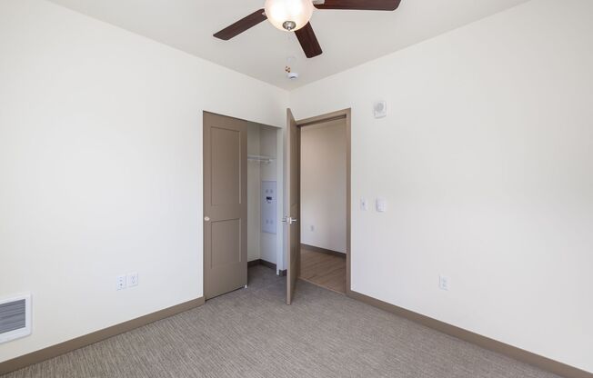 3 beds, 2 baths, $2,800, Unit Unit B303