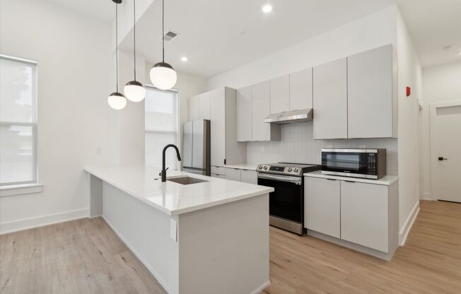 2 beds, 2 baths, 1,000 sqft, $1,795, Unit 101
