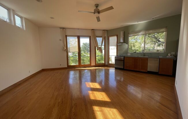 1st time on the market for rent -  1bed 1 bath back Unit a block from Abbot Kinney