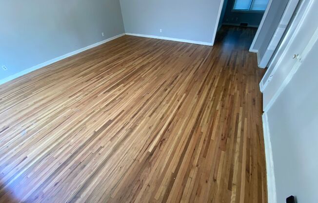 2 beds, 1 bath, $795, Unit 915 N Oliver