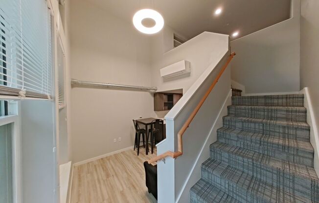 1 bed, 1 bath, 424 sqft, $1,275, Unit 115