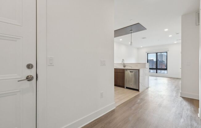 2 beds, 1 bath, 1,040 sqft, $2,750, Unit 304