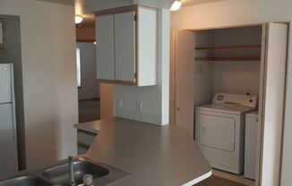 2 beds, 1 bath, 1,010 sqft, $1,515, Unit 437-42