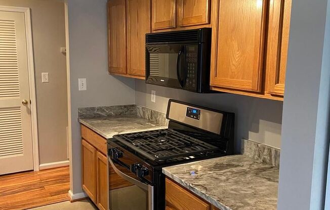 Ground Level Condo in Piney Orchard