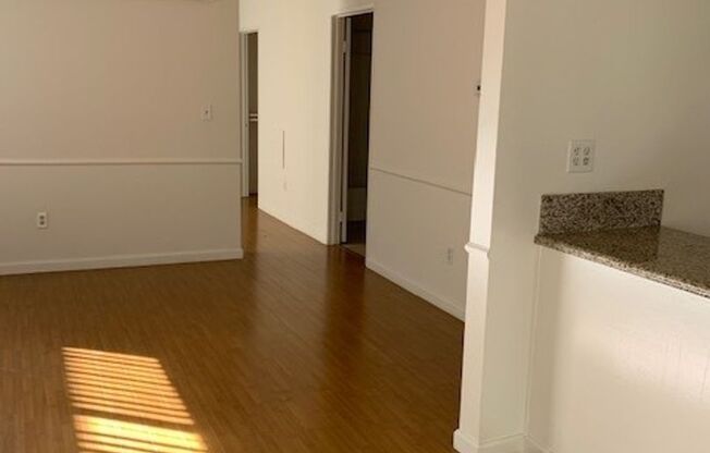 1 bed, 1 bath, $2,080, Unit 106