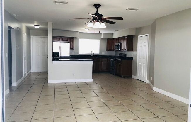 3 beds, 2 baths, $1,595