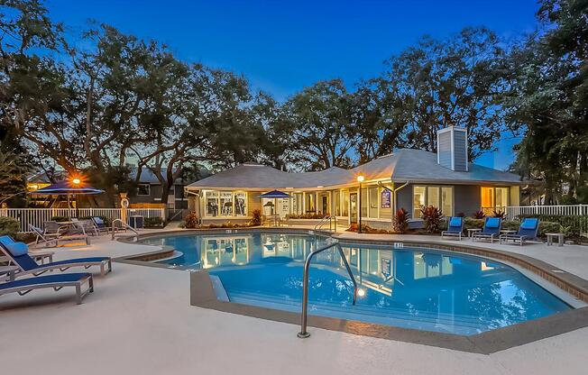 SWIMMING POOL WITH SUNDECK