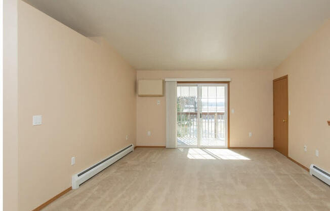 Upper Lakeside Living Area, 2 Bed/2 Bath