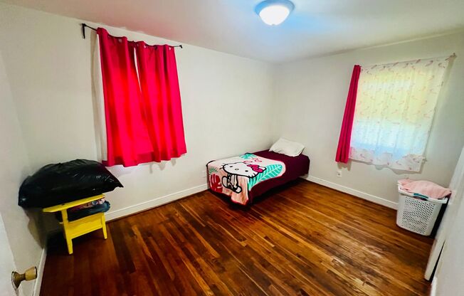 3 beds, 1 bath, $2,250