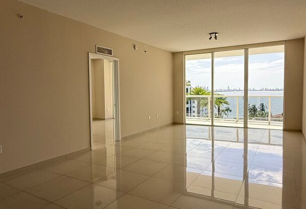 3 beds, 3 baths, $6,200, Unit Unit #802