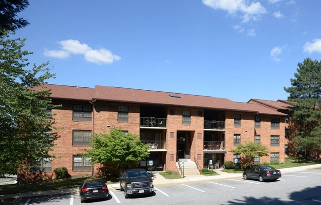 Ivy Hall Apartments exterior