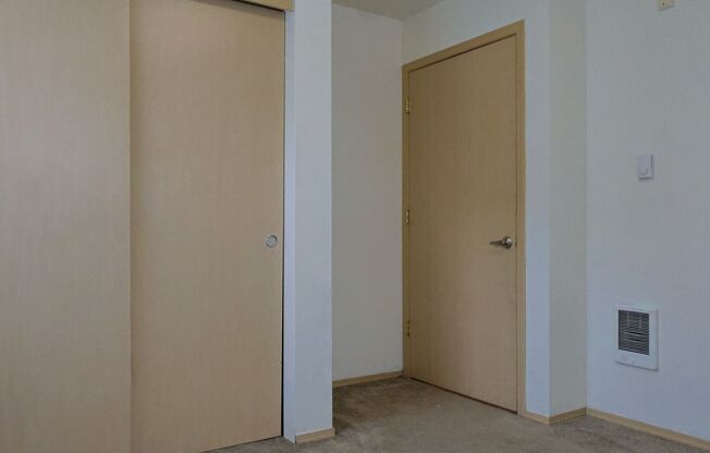 3 beds, 2 baths, 1,193 sqft, $2,000, Unit 354-2048