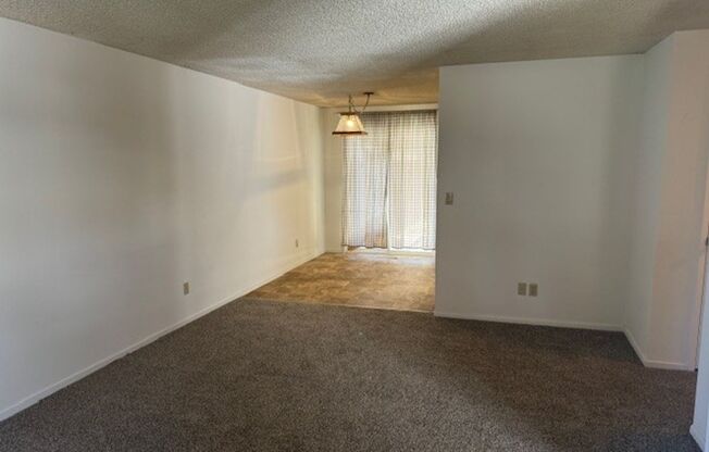 <b>Refreshed East Reno Three Bedroom Home<br><br>