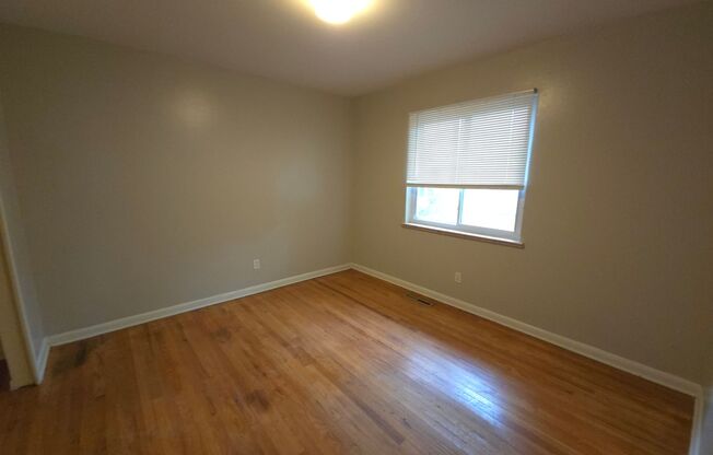 2 beds, 1 bath, $3,600, Unit 821