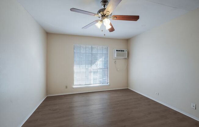 Studio, 1 bath, 445 sqft, $750, Unit 206