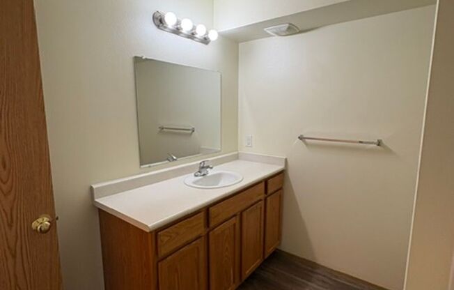 1 bed, 1 bath, 672 sqft, $1,350, Unit 25-406