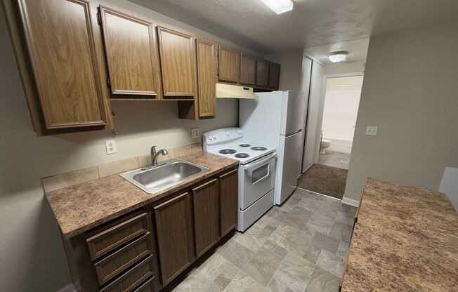 1 bed, 1 bath, 640 sqft, $1,095, Unit 42