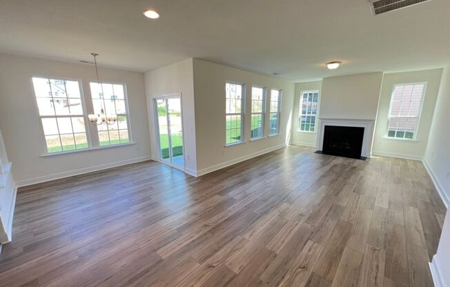 LIKE NEW 4 Bedroom Home w/ Ground Floor Bedroom