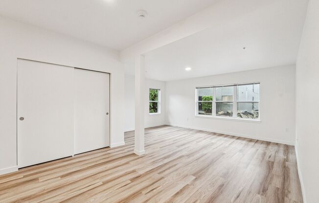 2 beds, 1 bath, 913 sqft, $2,495, Unit 135