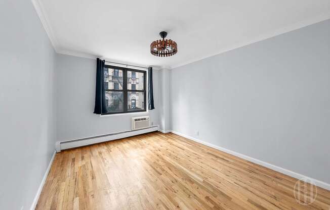 1 bed, 1 bath, $4,300, Unit 3E