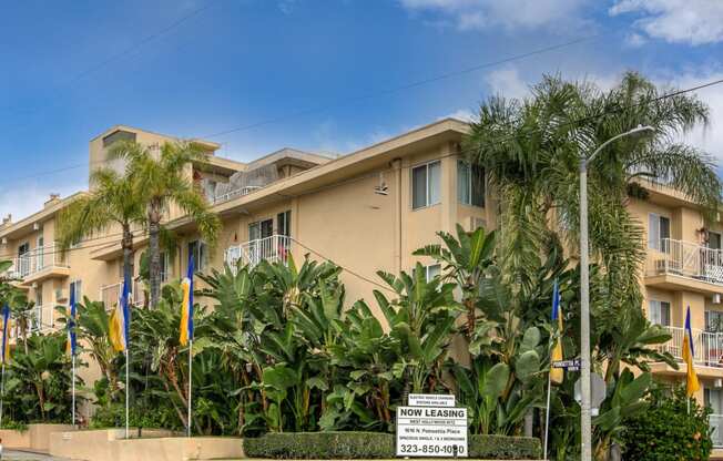 Apartment Building in Los Angeles