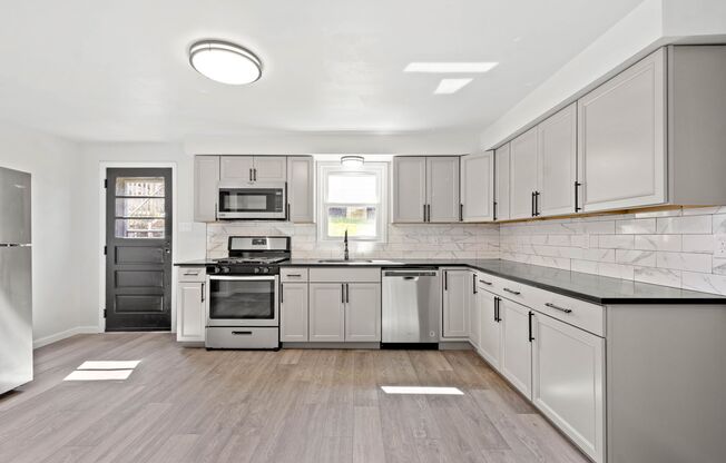 Stunning 2 bedroom home in Homestead available June 15!