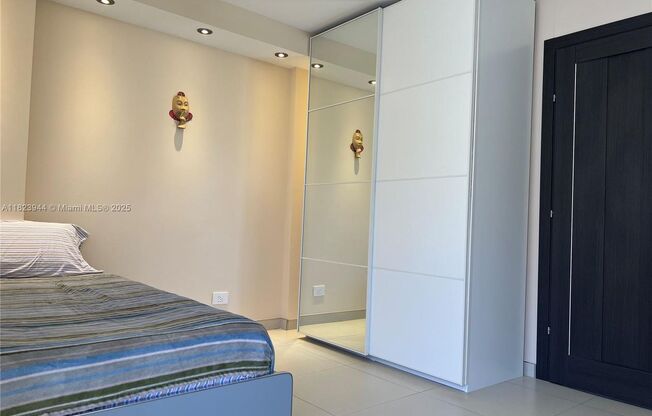 251 174TH ST APT #1505 SUNNY ISLES BEACH, FL 33160