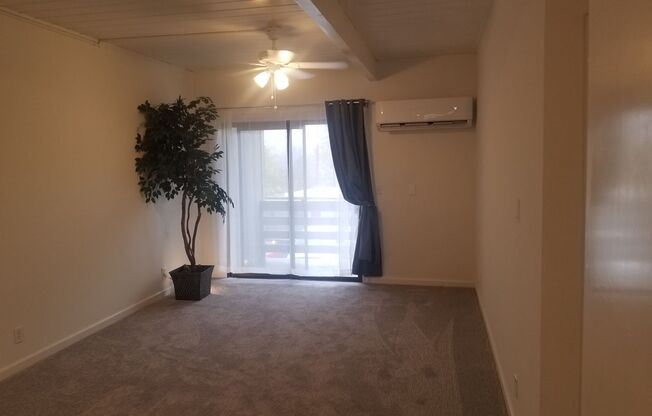 2 beds, 1 bath, 800 sqft, $1,595, Unit Apt 12