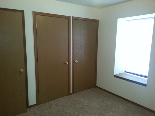 2 beds, 1 bath, 850 sqft, $700, Unit B13