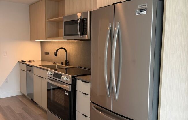 Studio, 1 bath, 362 sqft, $2,250, Unit 403