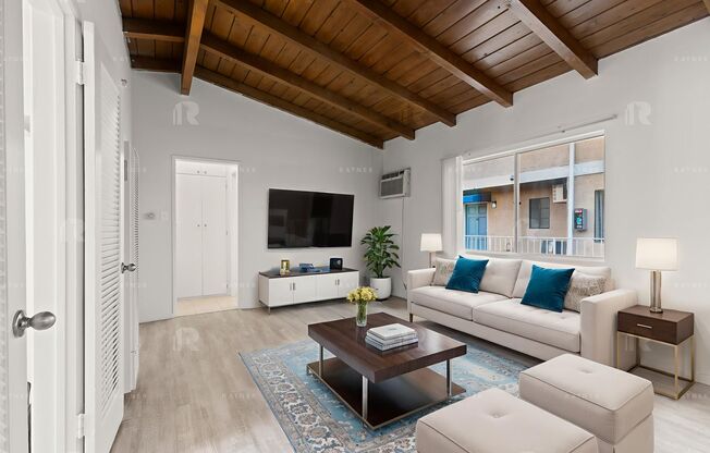 (Anna) 6725 Laurel Canyon Blvd