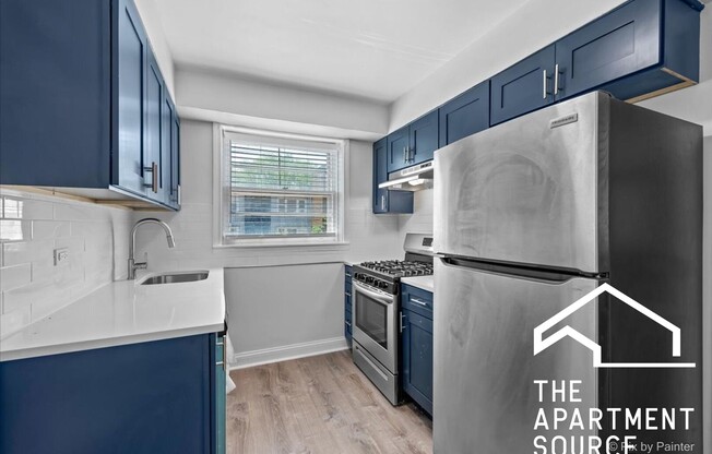2717 W BERWYN AVE