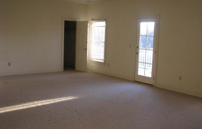 3 beds, 2 baths, 2,130 sqft, $2,800, Unit Ste #221