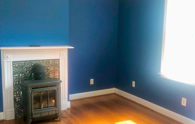 Cozy 2 BR/1 BA Single-Family Home in Laurel!