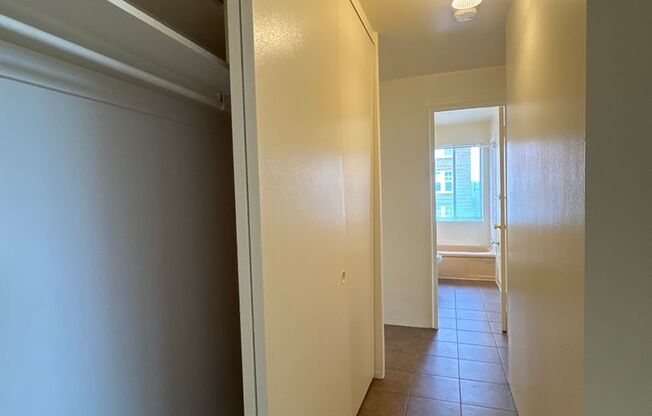 2 beds, 1 bath, 835 sqft, $1,295, Unit 712