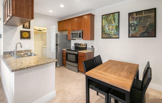 Beautiful 1 Bedroom Aliso Viejo Apartment for rent