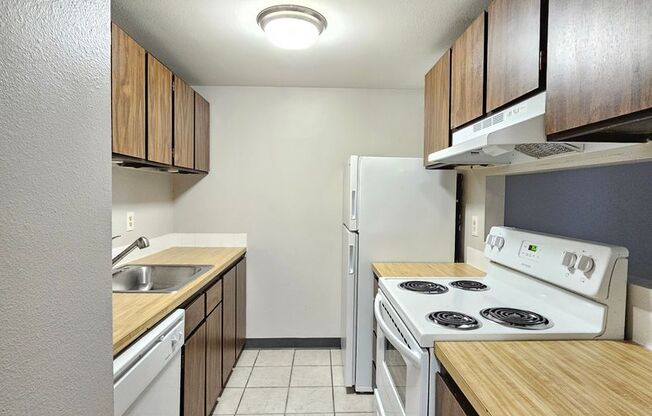 1 bed, 1 bath, 571 sqft, $995, Unit 44