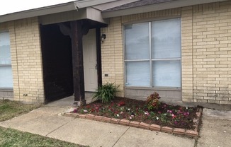 Beautiful Home In Garland Move In Ready!