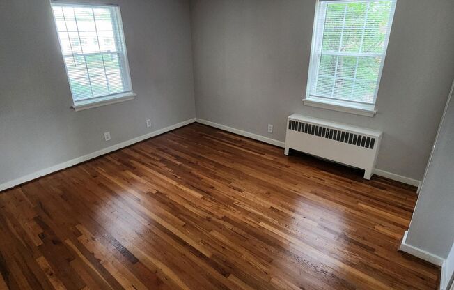 2 beds, 1 bath, 897 sqft, $2,305, Unit G-17