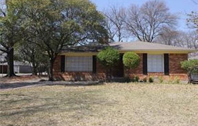 3 Bedroom, 2 Bath in Hillside Village (Mockingbird and Abrams)