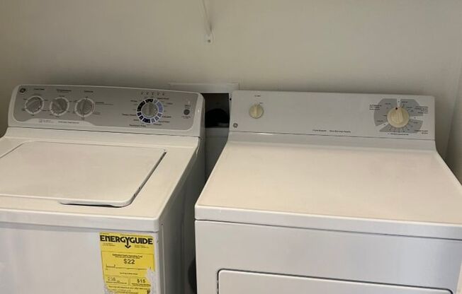 2Bd/2.5Ba Kirkland Condo