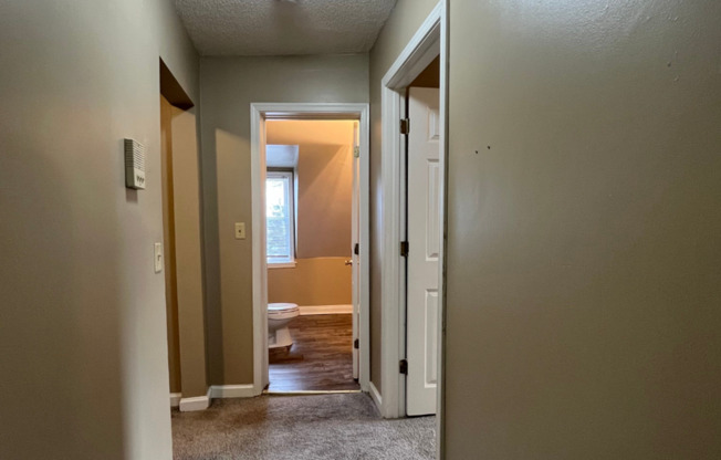 3 beds, 1 bath, $1,425, Unit Unit 4