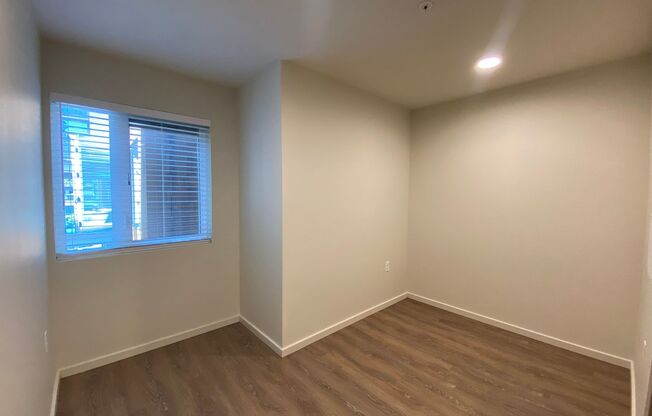 Studio, 1 bath, 180 sqft, $1,295, Unit 324
